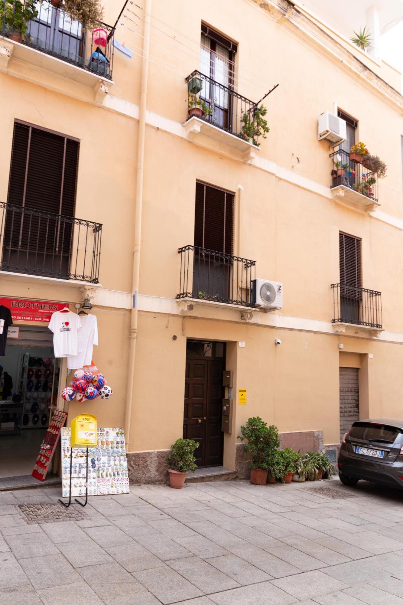 Apartament La Casa Di Elisa Cagliari Zewnętrze zdjęcie